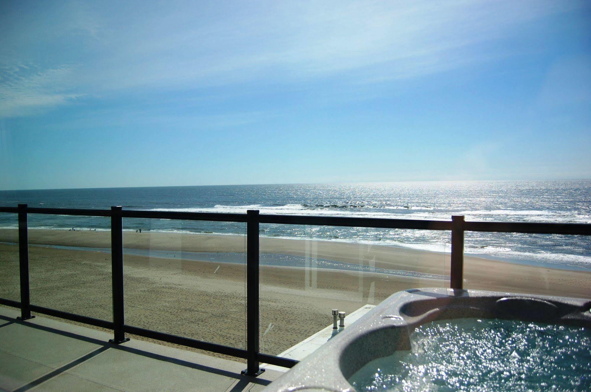 Beachfront Manor Hotel Lincoln City Eksteriør billede